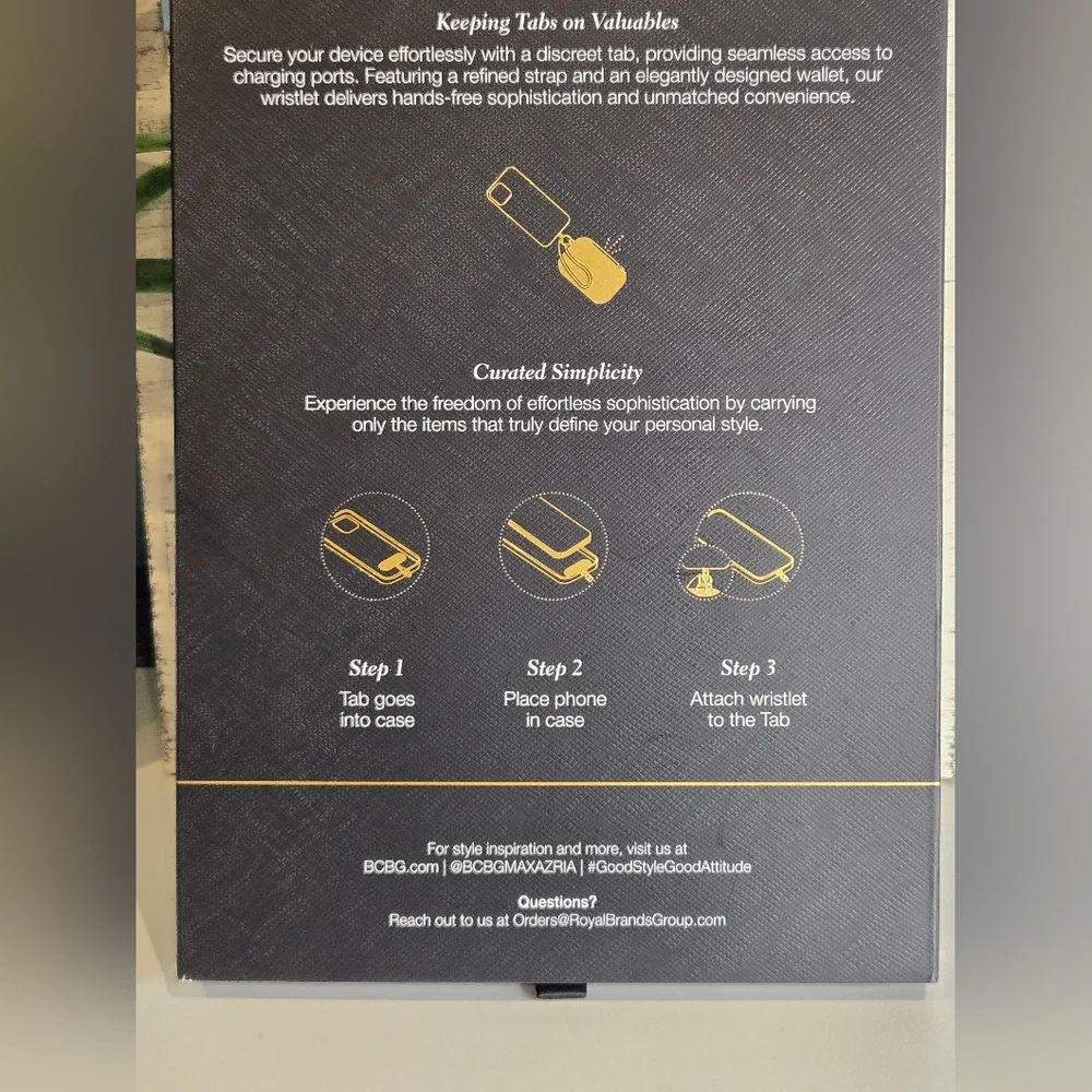 BCBG Beige Phone Wallet & Phone Strap - Picture 4 of 4